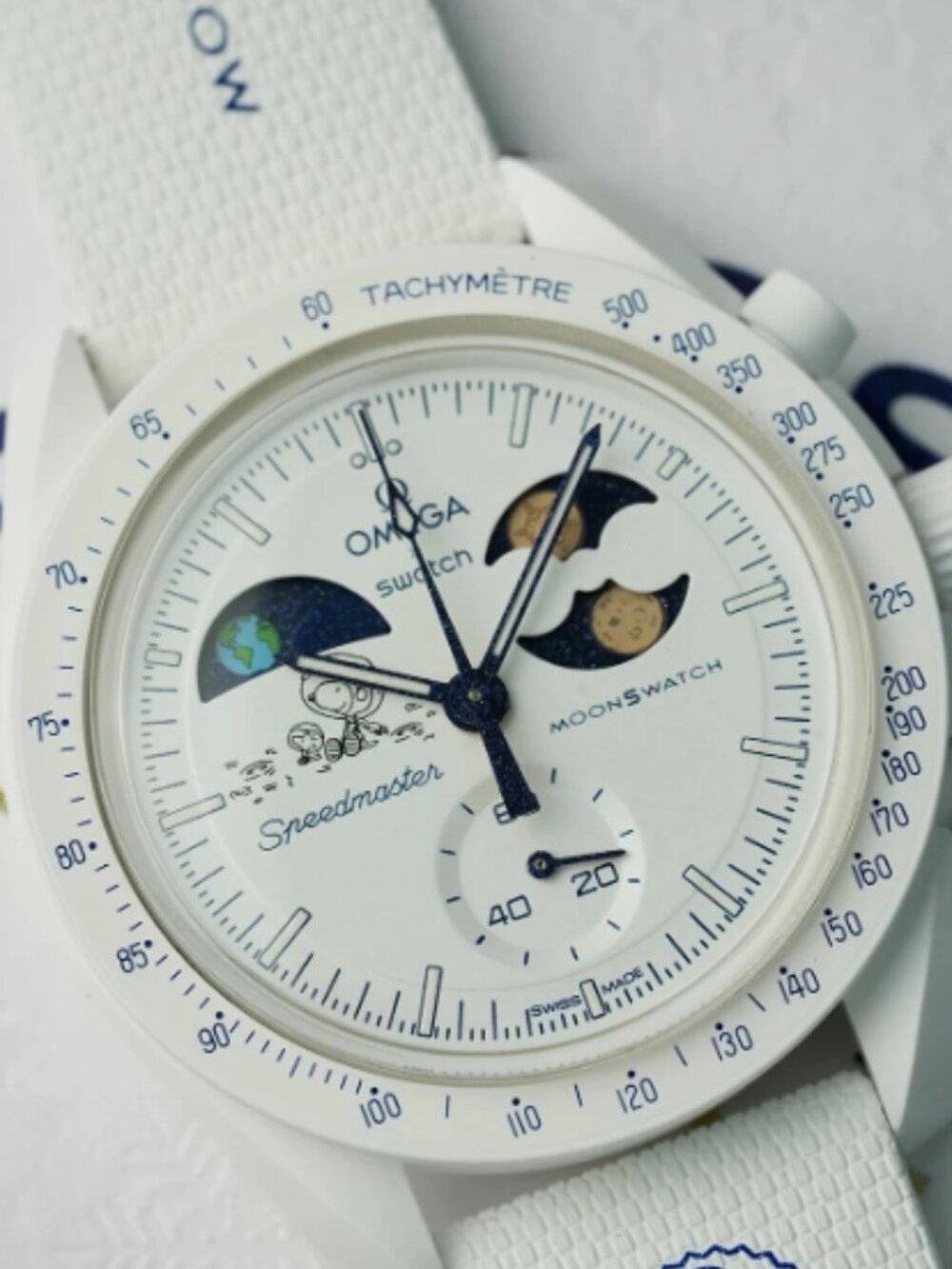 OMEGA x Swatch Cold Moon Mission to Earthphase Moonshine Gold Ref SO33W701L